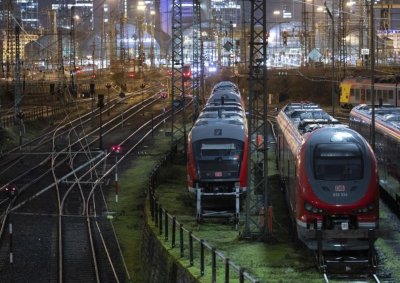 Трагедия в Германия: 17-годишен загина при сблъсък на скутер с влак