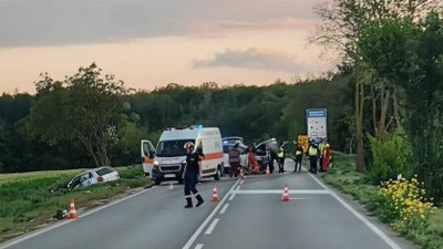 Тежка катастрофа затвори пътя Орешак-Осеново