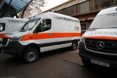 Шокиращо: Мъж е паднал на улицата и издъхнал при АГ "Шейново", от клиниката отказали да реагират