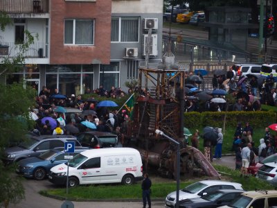 Масово циганско сбиване в Габрово събра гражданите на протест (ВИДЕО ОТ МЕЛЕТО)