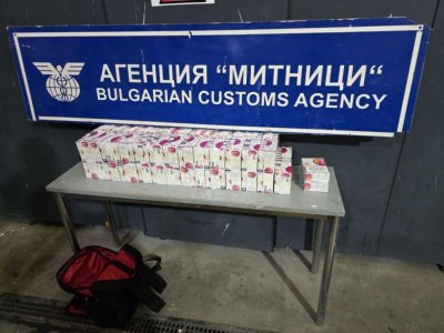 Откриха над 1100 кутии цигари в тайници на Дунав мост