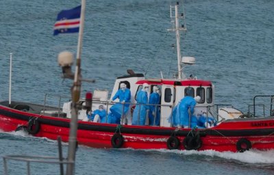 Безпрецедентна операция по извеждането на пътниците от круизния кораб с хантавирус