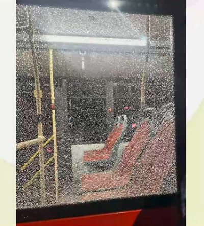 Полицията задържа непълнолетни за стрелбата по автобус в Перник