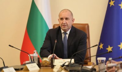 Радев подхваща цените и Темида