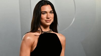 Дуа Липа съди Самсунг заради използване на нейна снимка за реклама
