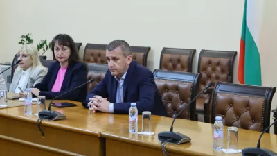Министър Георги Пеев изиска подробни доклади за безопасността в жп транспорта