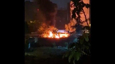 Камион и кола изгоряха във варненския квартал "Възраждане"