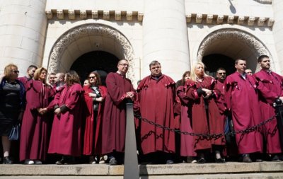 Мониторинг: Магистратите живеят нашироко, предимно в София