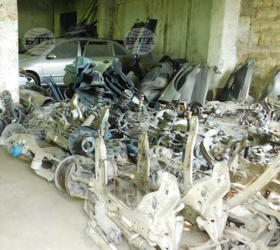 Разбиха склад за авточасти от крадени автомобили