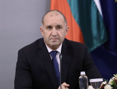 Радев привиква днес шефовете на веригите 