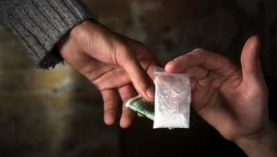 Петима задържани в Перник при акция срещу разпространението на наркотици