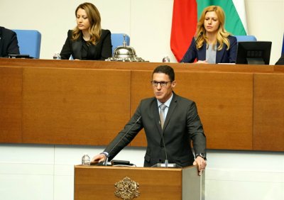 НС го докарва на СОС: Шефът на парламента хем ще води, хем ще взима думата