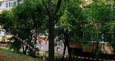След трагедията: Близките на загиналото в Благоевград момиче излизат на бдение