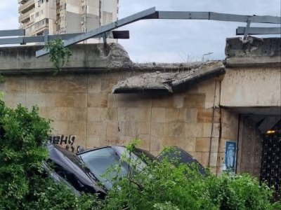 Под дърво и камък: Полицията в Бургас издирва избягалия каналджия