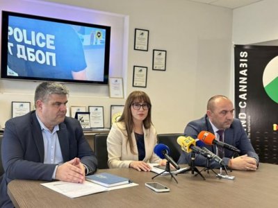 Дилърите от "Дружба" в София се движели с тротинетки