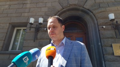 На поправителен за депутатските заплати: Пак променят правилника, за да ги замразят 