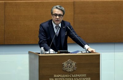 ГЕРБ настоява: Деца до 16 години вън от социалните мрежи 