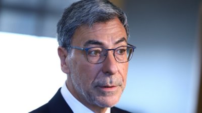 Проф. Даниел Вълчев се прави на ударен за президентските избори