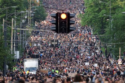 Повече от 180 000 са присъствали вчера на протеста в Белград