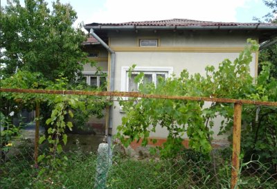 Продавайте: Германци и швейцарци броят по 170 000 евро за селски къщи у нас