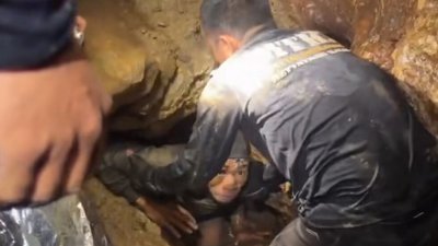 Спасиха още четирима мъже от наводнената пещера в Лаос