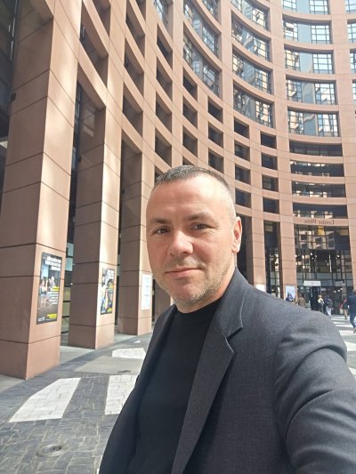Христо Петров известен като Ицо Хазарта е рапър общественик и