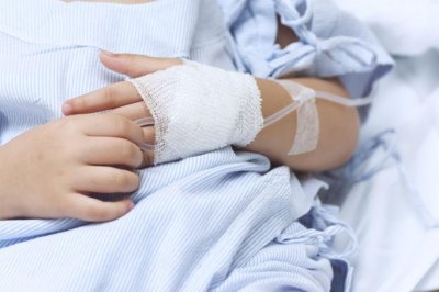 Жена блъсна 4-годишно дете, минавало пред колата ѝ при потегляне