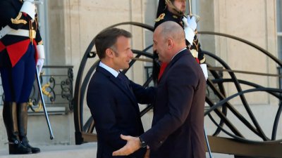Започна срещата между Радев и Макрон 