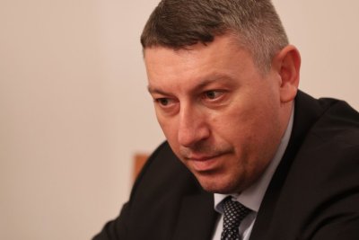 ТИ ДА ВИДИШ: Деньо Денев сам подал оставка 