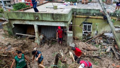 Увеличават се жертвите на наводненията в Бразилия