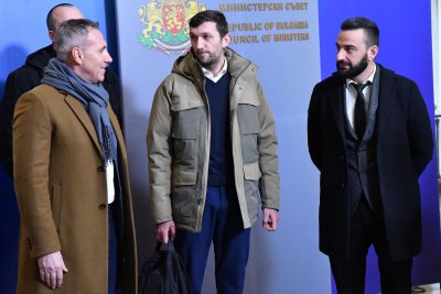Премиерът предложи феновете да управляват Левски