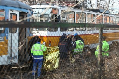 Шестима са ранените при верижната катастрофа с трамваи (СНИМКИ)