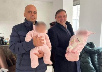 СКАНДАЛНО: ВКС намали наполовина обезщетението за разменените бебета в Шейново