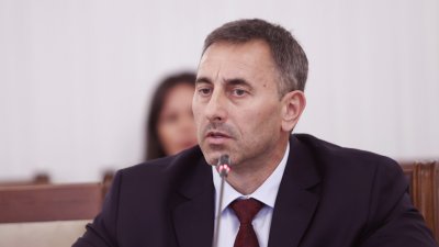 Спецов не бил уведомен, че го махат от "Лукойл"
