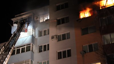 Жена загина в пожар в Благоевград, дъщеря й е с тежки изгаряния 