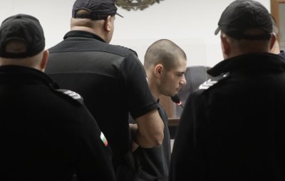 Първо в Lupa.bg: Преместиха в общежитие прокурорското синче от Перник и веднага се сби 