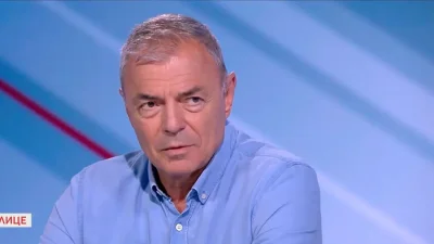 Проф. Игнатов: Баща на студентка извади нож и заплаши да ми отреже главата