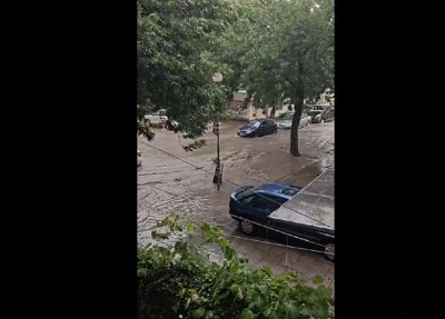 Жесток потоп удави Благоевград, градушки удариха половин България (СНИМКИ+ВИДЕО)