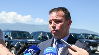 Златанов разкри: Мигранти дават по &euro;5 бона, за да стигнат до София