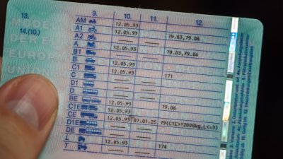 Заради катастрофата на &bdquo;Челопешко шосе&ldquo;: Чехия разследва как шофьорите на двете коли са получили книжки