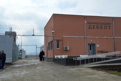 Главният надзирател на затворническото общежитие Дебелт към затвора в Бургас