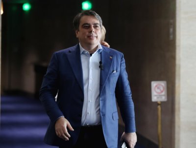 Асен Василев кълве Гълъб за бюджета