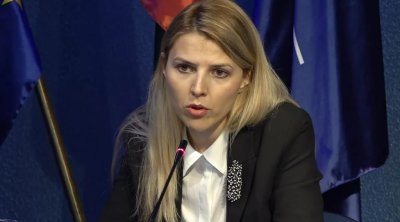 Велислава Петрова за помощта за Украйна: Думите ни с премиера не се бият 