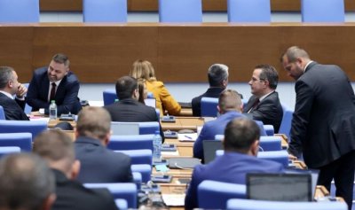 ПБ замразява основната депутатска заплата на 4236 евро