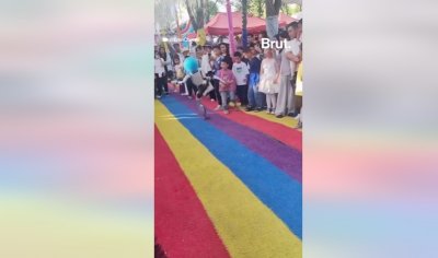 ШОК ВИДЕО: Робот ритна дете в корема, ще отиде ли за скрап?