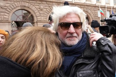 Морфов само администратор, но не и творец в Народния театър