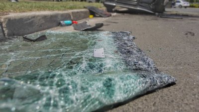Пак джигит на пътя: 19-годишен се вряза в кола в Аййтос, пострада семейство с бебе 