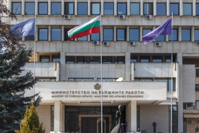МВнР реагира остро на палежа в Скопие 