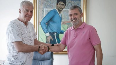 От ПФК Левски съобщиха че испанецът Емилио Ларас Лопес е