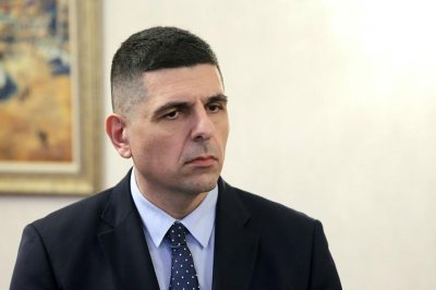 Мирчев с остри критики: Болници трупат загуби, а директорите получават огромни заплати